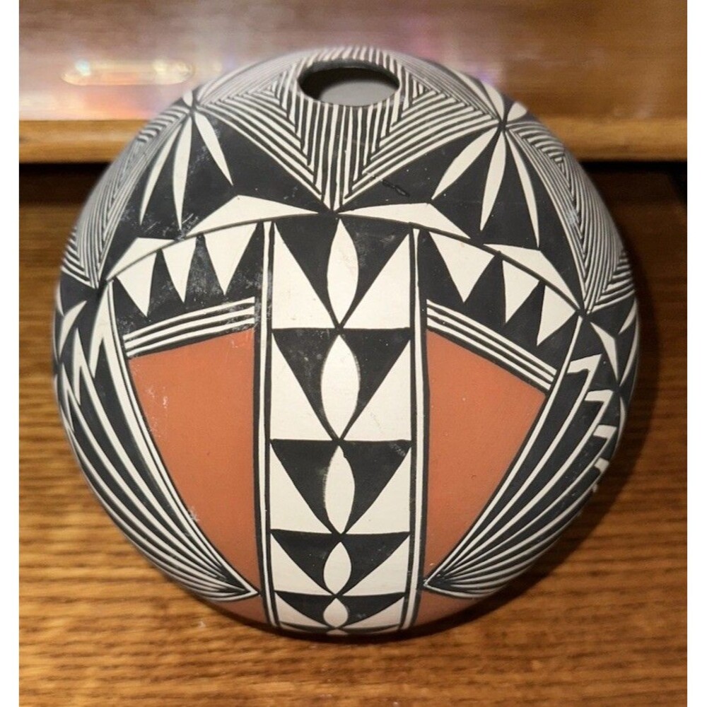 Vintage Acoma Pueblo Native American Pottery Seed Pot Jar Sphere Terracotta